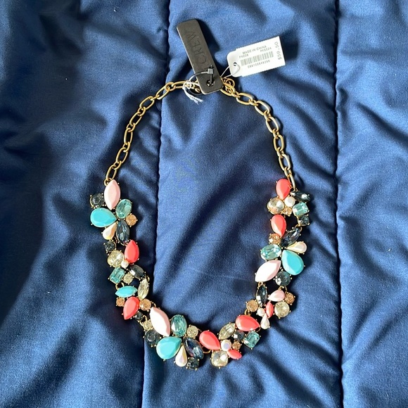 NWT Lustrous J. Crew Crystal Rhinestone Gold Tone Blue & Pink Statement Necklace - Picture 3 of 6